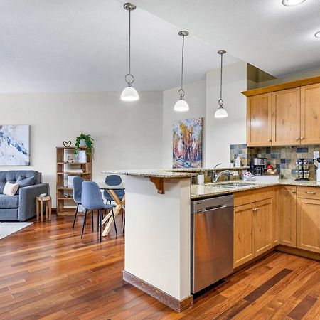 Alluring Mountain View Condo - Right In The Heart Of Downtown - Managed By Little Sister Getaways Canmore Extérieur photo